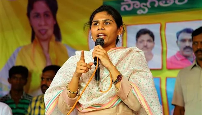 I am Not Changing Party Says Akhilapriya - Sakshi