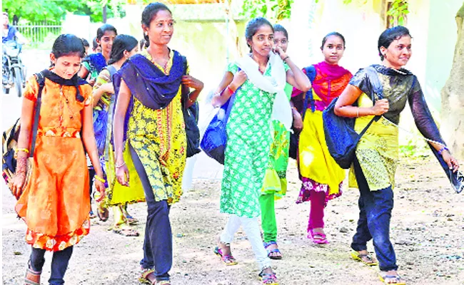 Mid Day Meal Programme For Inter Colleges No Response Yet - Sakshi