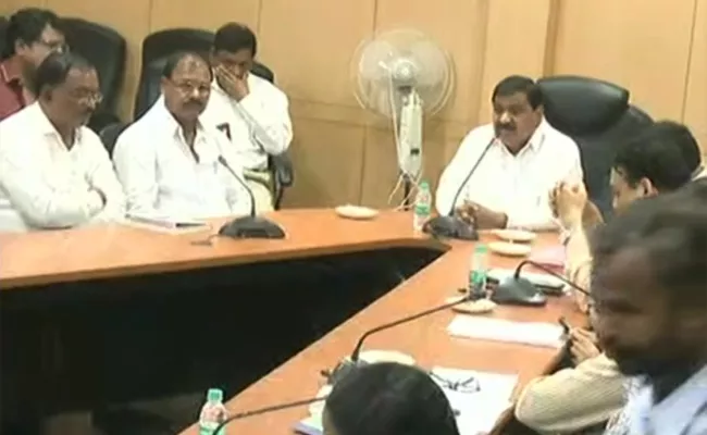  RTC Employees Union meet with Minister Mahender Reddy over Strike - Sakshi