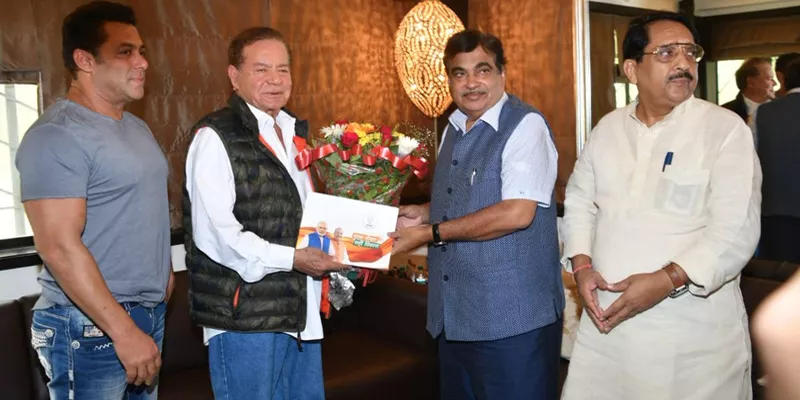 Nitin Gadkari Meets Salman Khan And Salim Khan As Part Of Sampark For Samarthan - Sakshi