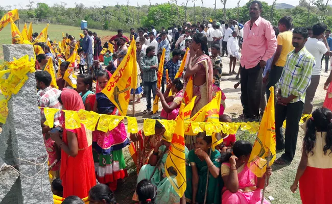 People Sufferd In CM Navanirmana Deeksha at Chittoor - Sakshi