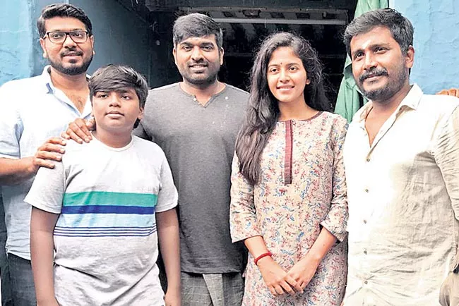 Vijay Sethupathi and Anjali's New Movie Launch - Sakshi