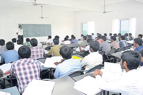  Over 12000 Engineering seats remain unfilled - Sakshi