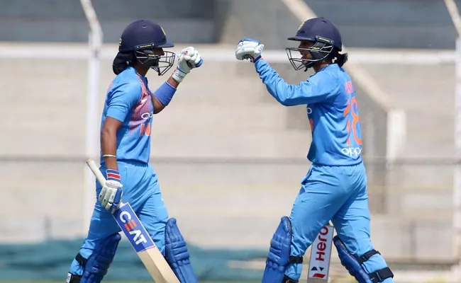 India beat Pakistan by 7wickets to confirm final berth - Sakshi