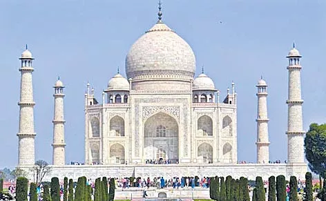 No Namaz at Taj Mahal mosque, prayers can be offered at other places - Sakshi