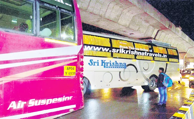 Private Travel Busses Allowed In 9oclock In Hyderabad City - Sakshi