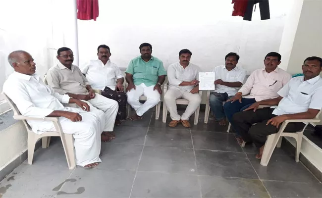 YSRCP  Leader Comments On Nara Lokesh  Kurnool - Sakshi