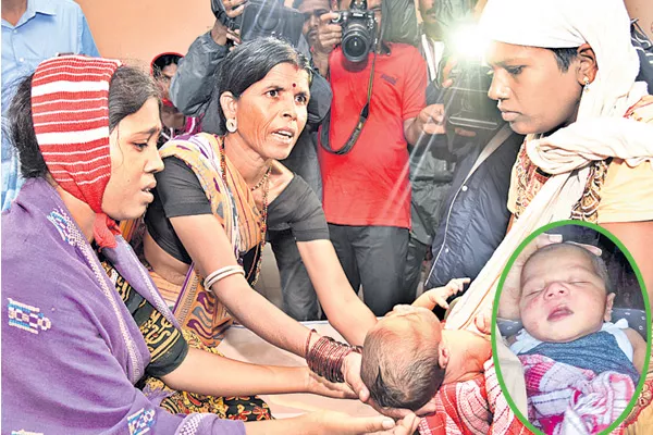 Baby kidnap in rims - Sakshi