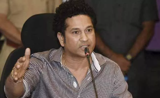 Sachin Tendulkar Supports to England For FIFA - Sakshi