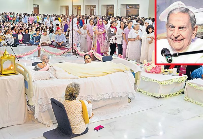 Sindhi Spiritual Guru Dada Vaswani Passes Away - Sakshi