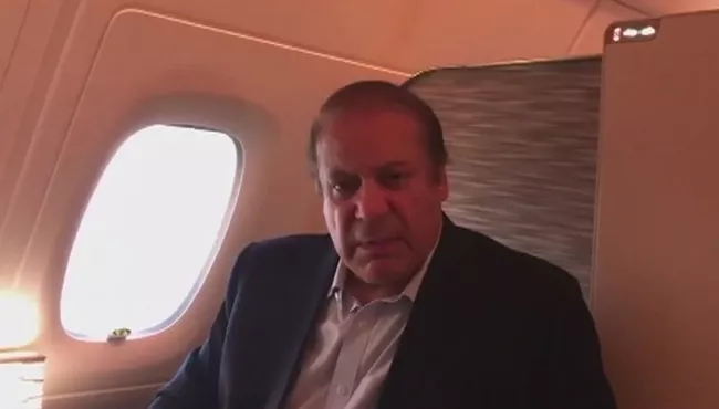 Nawaz Sharif Emotional Words While Journey To Pakistan - Sakshi