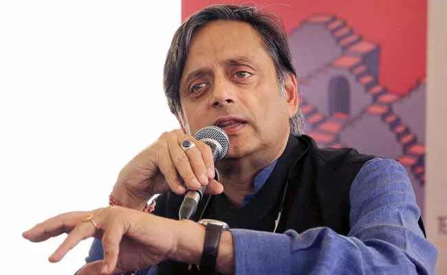 Muslim Leader Offers Bounty To Blacken Shashi Tharoor Face - Sakshi