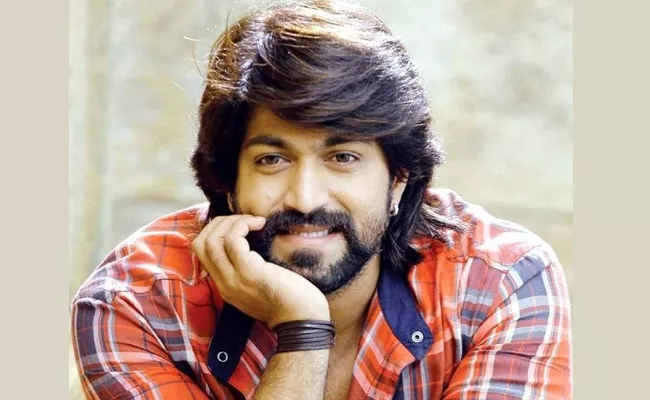 Rowdy Cycle Ravi Murder Attempt On Hero Yash - Sakshi