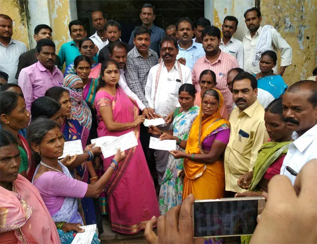 MLA Rekha Nayak CM Chek Released Adilabad - Sakshi