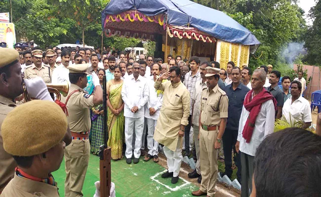 Home Minister Chinnarajappa opening  Peravali police station - Sakshi