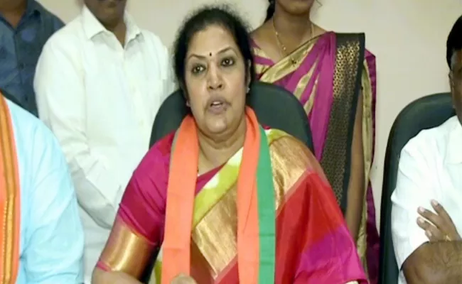 BJP Leader Purandeswari Reacts Godavari Boat Accident - Sakshi