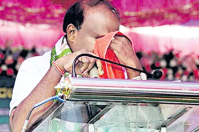 Pain running a coalition, says Kumaraswamy - Sakshi