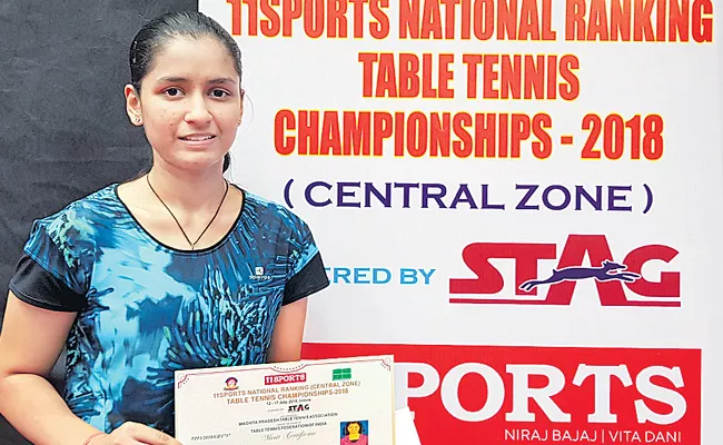 Naina Jaiswal gets bronze medal - Sakshi