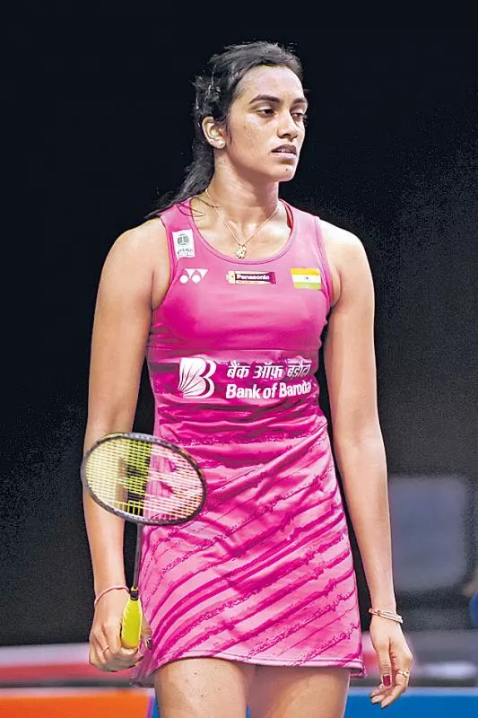 PV Sindhu loses to Nozomi Okuhara in final - Sakshi