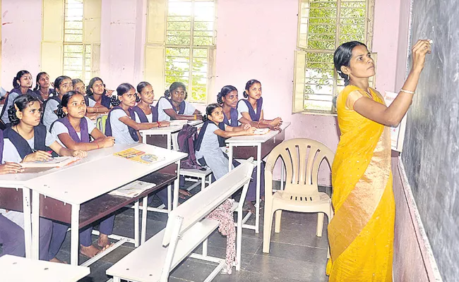 Telangana Villages Schools Without Teachers - Sakshi