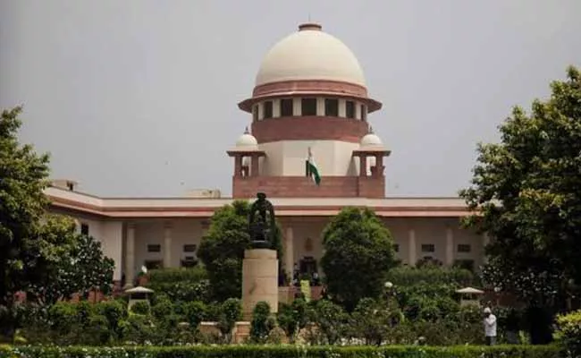 Government Private Varsities Cannot Increase Fees Says SC - Sakshi