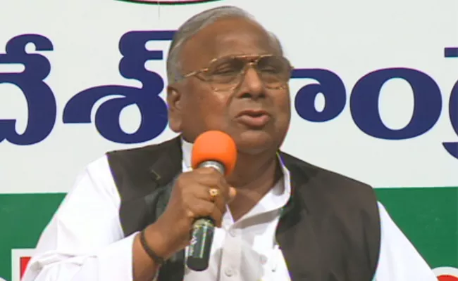 Congress Leader V Hanumantha Rao Fires On KCR Government - Sakshi