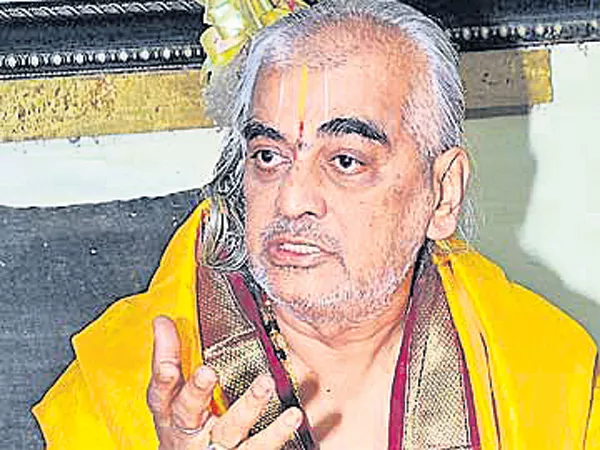 Ramana Deekshtulu Comments On TTD Board - Sakshi