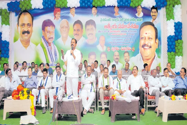 Bhumana Karunakar reddy Slams TDP Govt - Sakshi