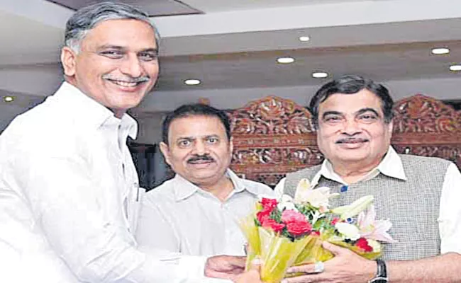 Harish Rao Meets Nitin Gadkari In Delhi Over Kaleshwaram Project Issue - Sakshi