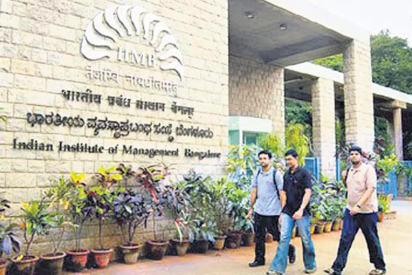 Top IIT, IIM graduates get the best pay package - Sakshi