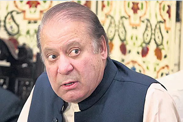 Islamabad HC rejects Nawaz Sharif, Maryam's bail pleas - Sakshi