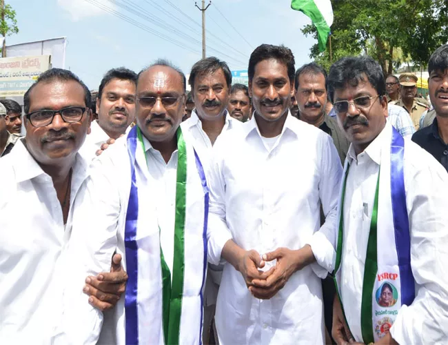 Nayi Brahmin Leaders Join In YSR Congress YSR Kadapa - Sakshi