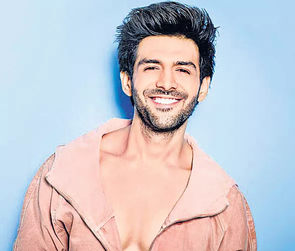 Kartik Aaryan To Star In The Hindi Remake Of Kannada Film Kirik Party - Sakshi