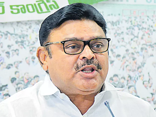 Huge Political drama in Delhi on No-confidence motion says Ambati - Sakshi