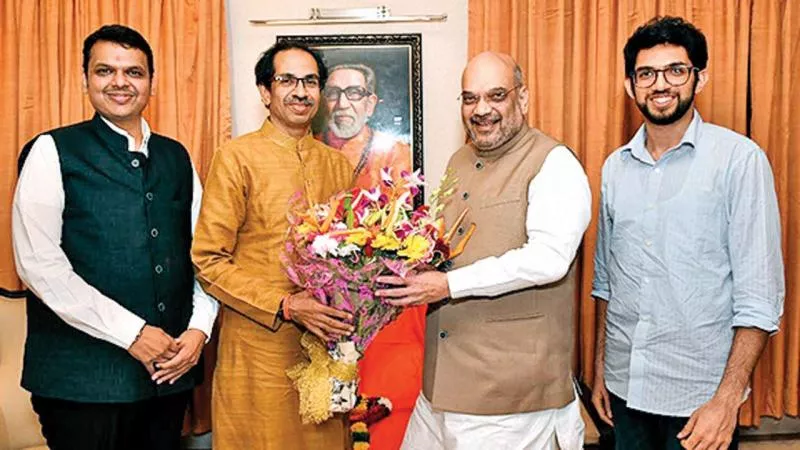 Amit Shah Dials Uddhav Thackeray For Senas Support - Sakshi