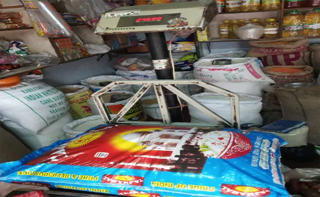 Ration Bags Shop In Fraud In Nalgonda - Sakshi