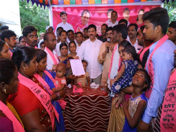 Congress Leaders Join In TRS Khammam - Sakshi