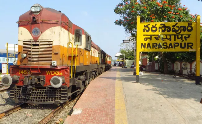 Simhadri Express daily Services For Delta People West Godavari - Sakshi