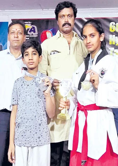 Maheen Wins Gold Medal in Taekwondo Championship - Sakshi