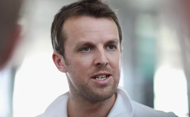  Graeme Swann predicts Indian comeback if ball doesnt swing in Tests - Sakshi