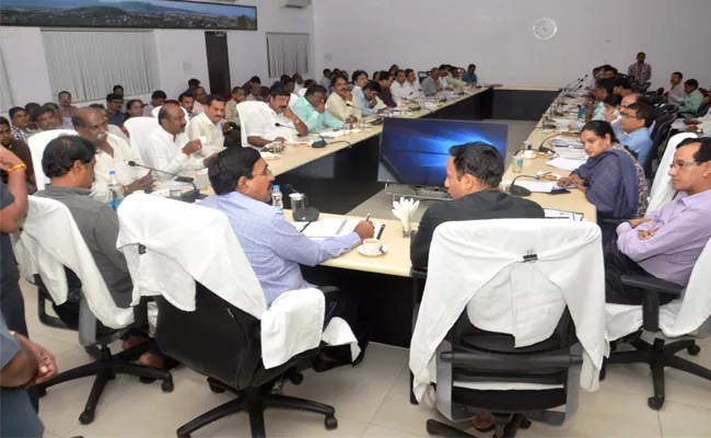 Minister Narayana Fires On Officials In Visakhapatnam - Sakshi