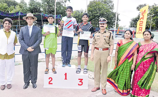 Bahushira, Riya won Inter School Skating Titles - Sakshi