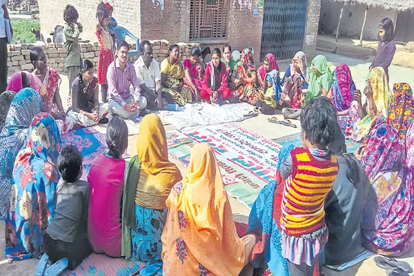 Palamuru Womens teaching the lessons to UP Womens - Sakshi