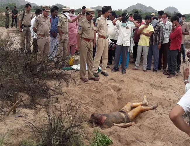 Women Murder In Karimnagar - Sakshi