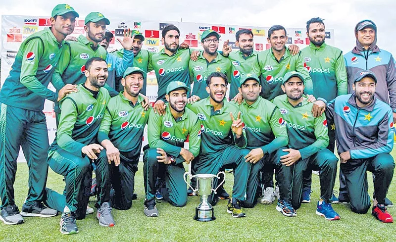 Pakistan beat Zimbabwe by 131 runs to win ODI series - Sakshi