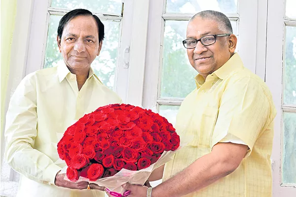 Kcr meet the governor esl narasimhan at rajbhavan - Sakshi