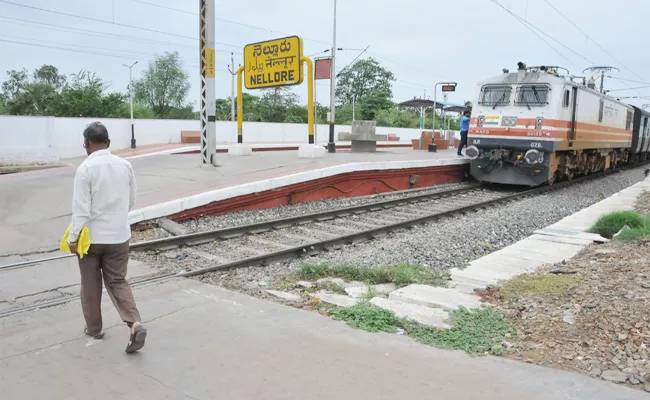 People Negligence On Train Tracks PSR Nellore - Sakshi