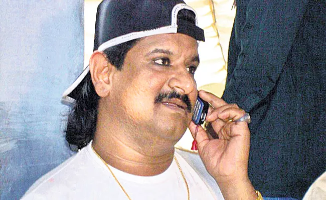 Police Officials Suffering With Gangster Nayeem Case Hyderabad - Sakshi