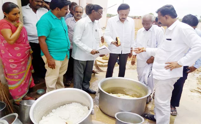 Meka Venkata Appa Rao Visit Girls Hostel In Krishna - Sakshi