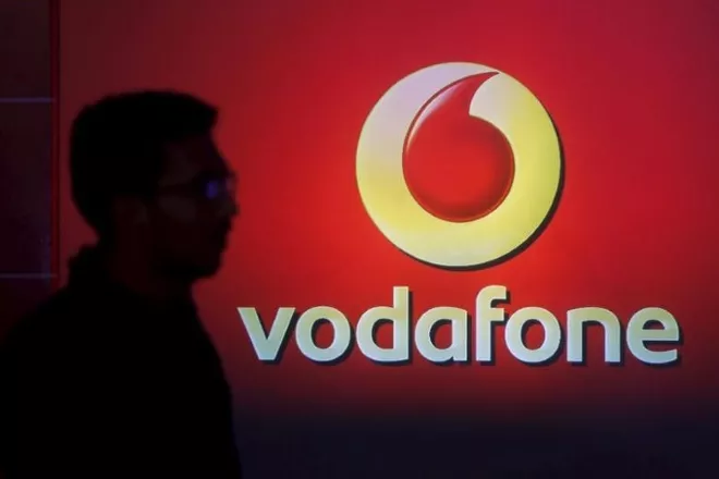 Jio Effect: Vodafone Q1 Revenue Down 22 Percent - Sakshi